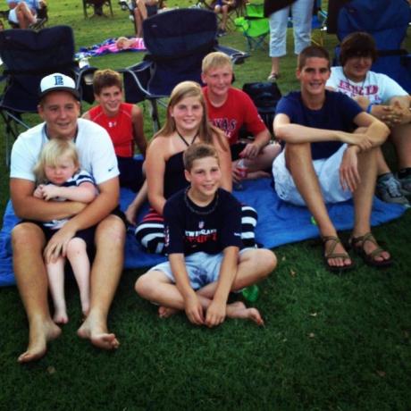 391503_4158335634439_893113673_n