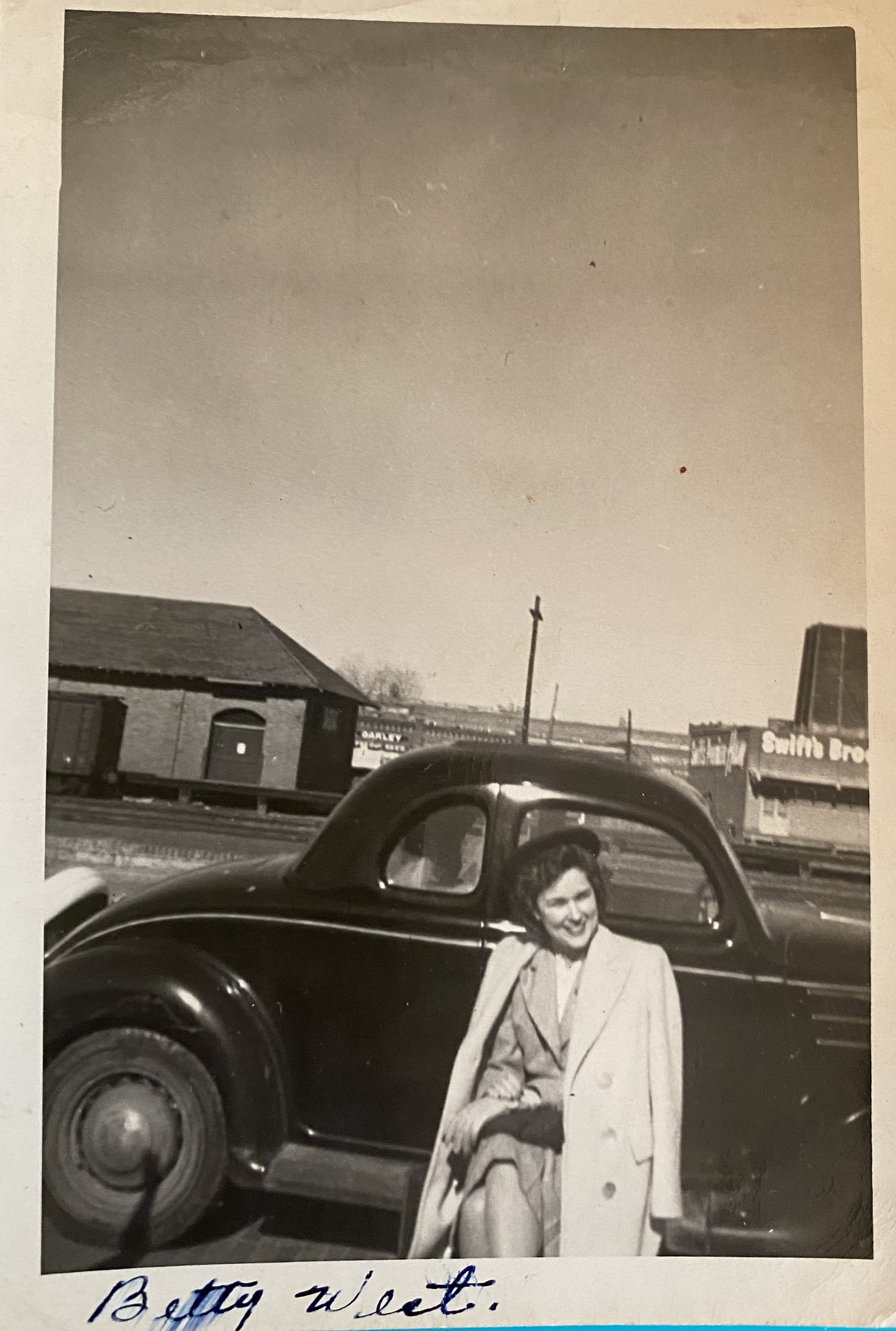 9BC5B5BD-716C-4FAF-BFE7-91DCF9643062_1_201_a